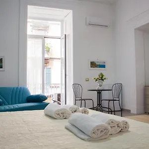 Bed & Breakfast Donna Laura, Naples